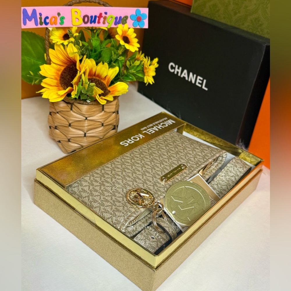 ๐MICHAEL KORS w/Box 2Gold Tone Logo Design W/Gold Hardware S/M - Picture 12 of 17